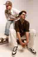 gemeliers posando