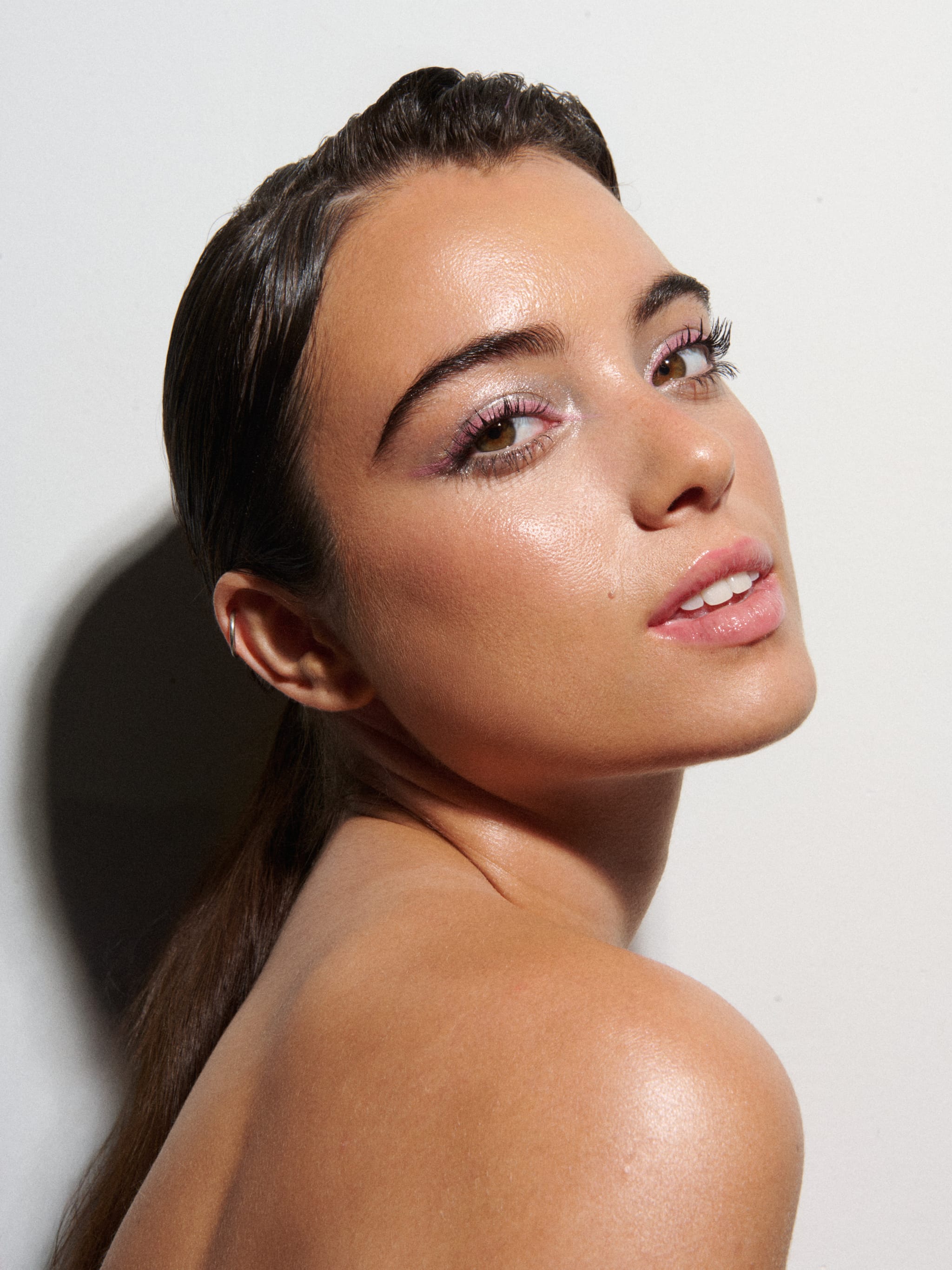 rostro de modelo femenina
